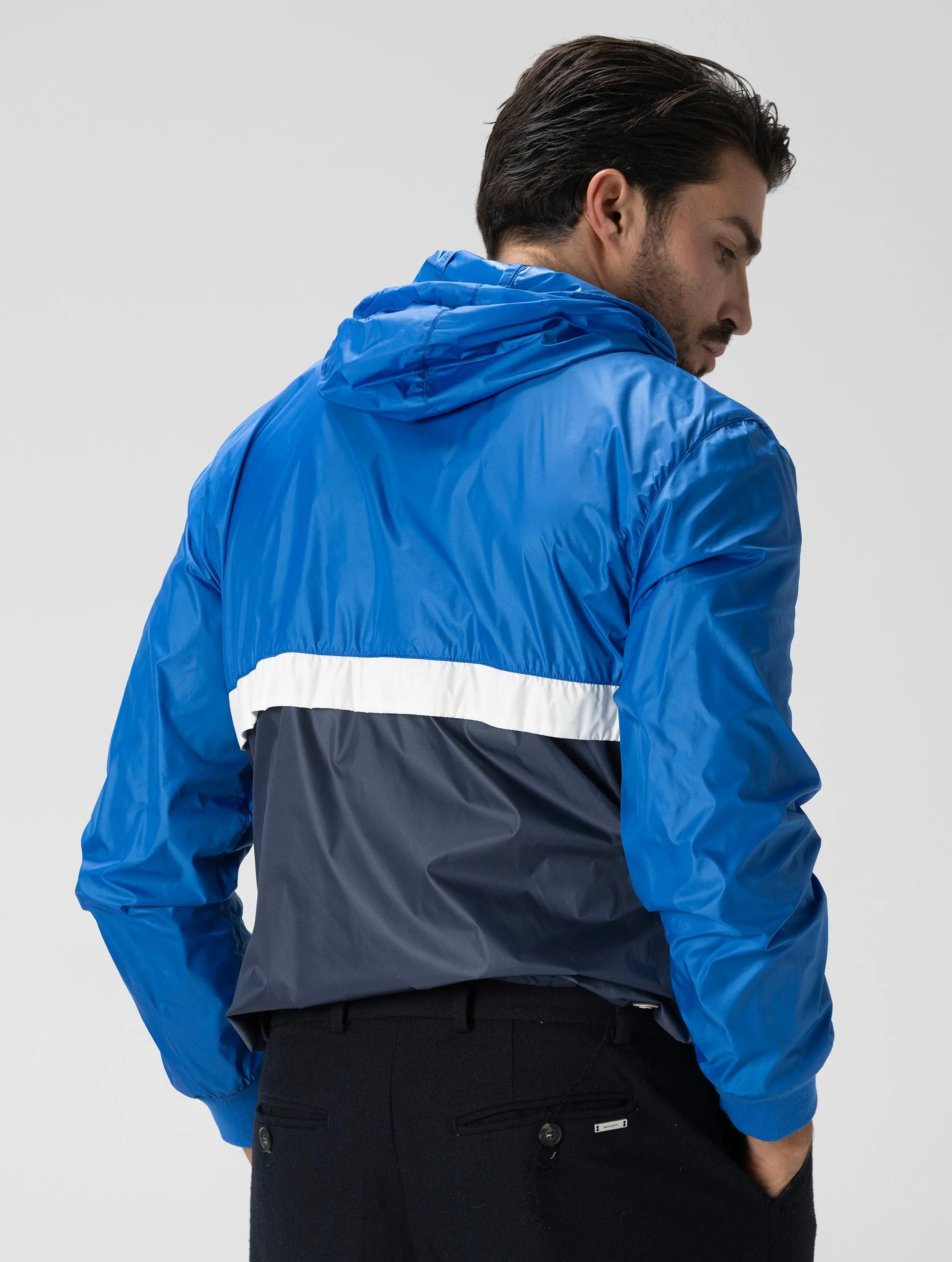 CONCRETE WATERPROOF JACKET IN BLUE COLOR BLOCK