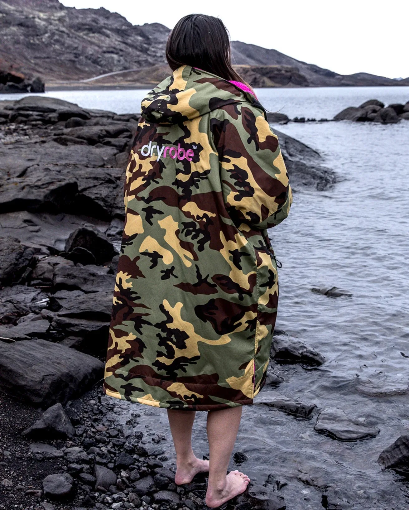 Dryrobe Advance LONG Sleeve Changing Robe V3 - Camo / Pink