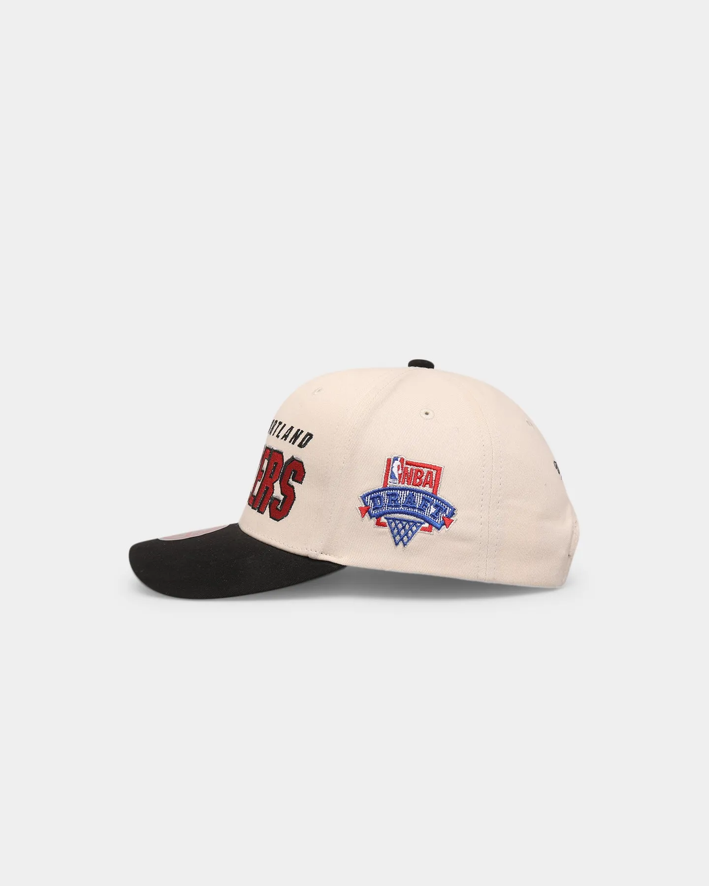 Mitchell & Ness Portland Blazers '96 Draft' Pro Crown Snapback Off White