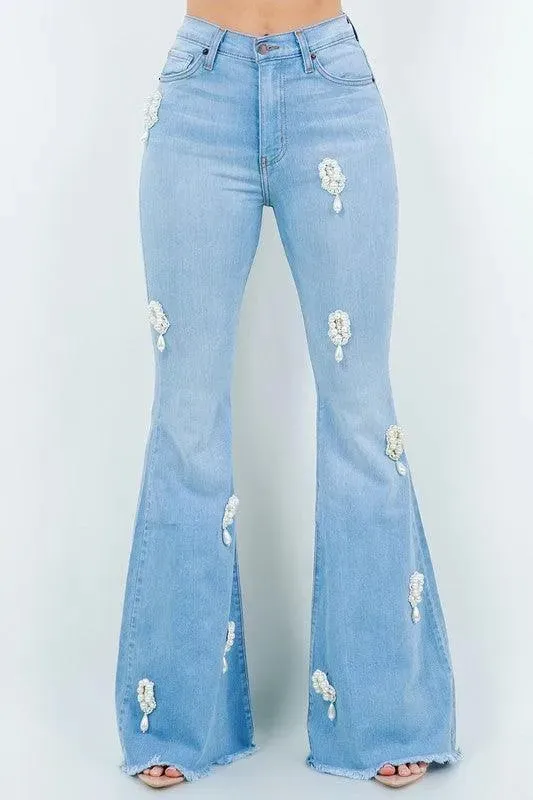 Perla Bell Bottom Jean in Light Wash